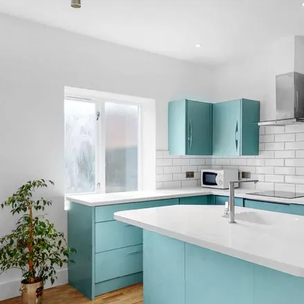 Rent this 3 bed apartment on Mora Road in London, NW2 6SJ