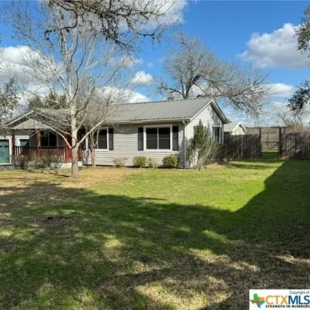 Image 2 - 285 Pecan Street, Goliad, TX 77963, USA - House for sale