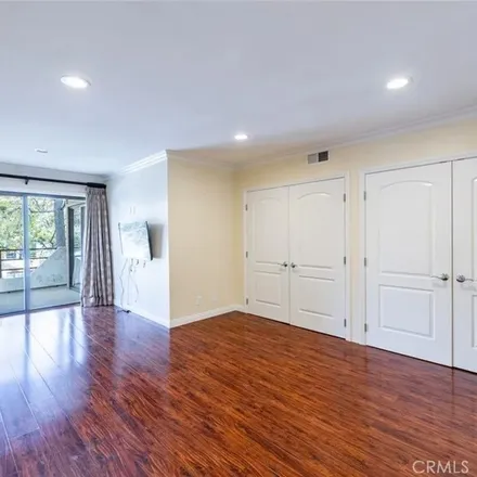 Rent this 2 bed apartment on 400 North Louise Street in Glendale, CA 91203