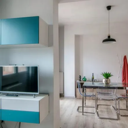 Rent this 2 bed apartment on Como San Giovanni in Torchio, Via Santa Marta