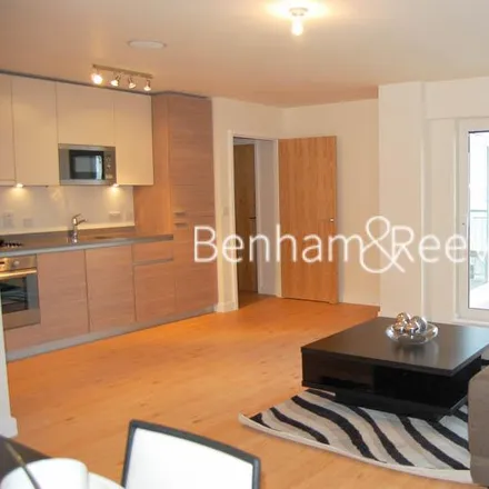 Image 8 - Ascent House, Boulevard Drive, London, NW9 5HF, United Kingdom - Apartment for rent
