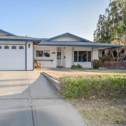Buy this 3 bed house on 205 Irene Street in Taft, Kern County