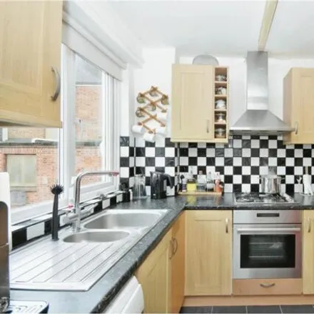 Image 3 - 133 Burnt Ash Road, London, SE12 8PU, United Kingdom - Townhouse for sale