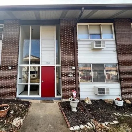 Buy this 1 bed condo on 7417 Sieloff Drive in Hazelwood, MO 63042