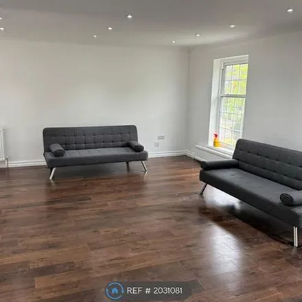 Image 8 - Knights Templar Way, High Wycombe, HP11 1QR, United Kingdom - Apartment for rent
