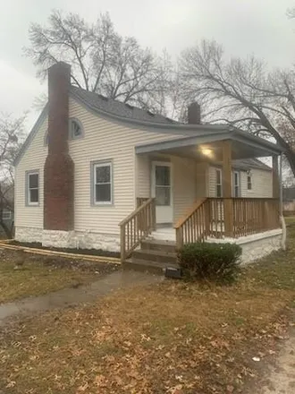 Buy this 3 bed house on 1327 East 75th Street in Kansas City, MO 64132