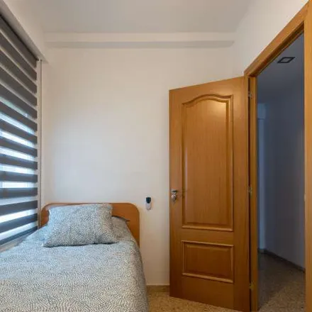 Image 2 - Calle de las Tres Marías, 46100 Burjassot, Spain - Apartment for rent