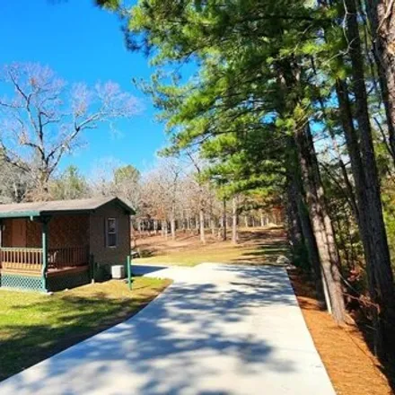 Buy this studio apartment on 670 Carter Drive in Zavalla, Angelina County