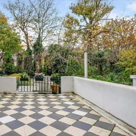 Image 7 - 32 Palace Gardens Terrace, London, W8 4RS, United Kingdom - Apartment for sale