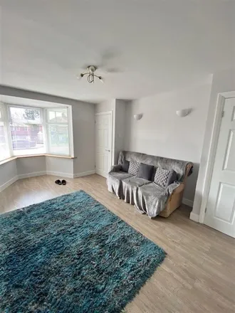 Image 4 - Poole Crescent, Metchley, B17 0PE, United Kingdom - Duplex for rent