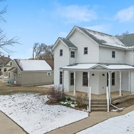 Buy this 5 bed house on 509 South Randall Avenue in Moundridge, McPherson County