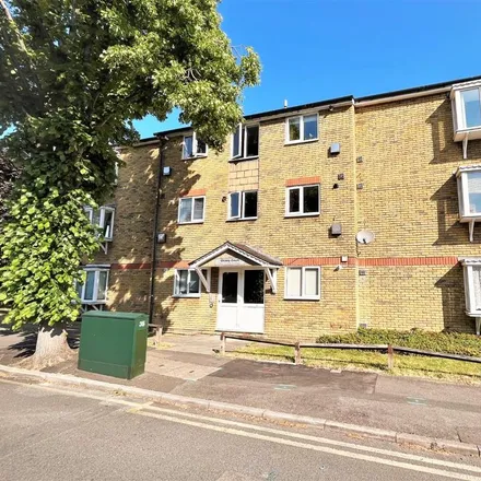 Rent this 1 bed apartment on St Johns Road in London, DA14 4HB
