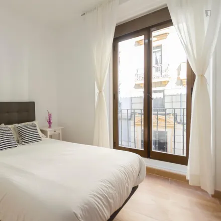 Image 2 - Calle de Santa Isabel, 32, 28012 Madrid, Spain - Room for rent