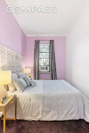 Image 5 - 111 W 70th St Apt 3r, New York, 10023 - Apartment for sale