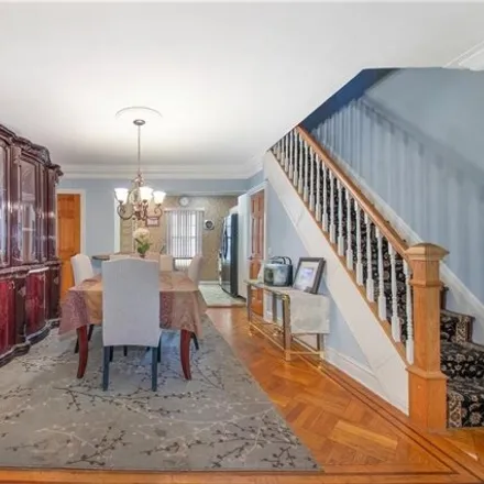 Image 5 - 6418 Avenue T, New York, NY 11234, USA - House for sale