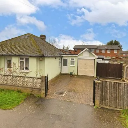 Buy this 3 bed house on St Andrews Road in Paddock Wood, TN12 6HT