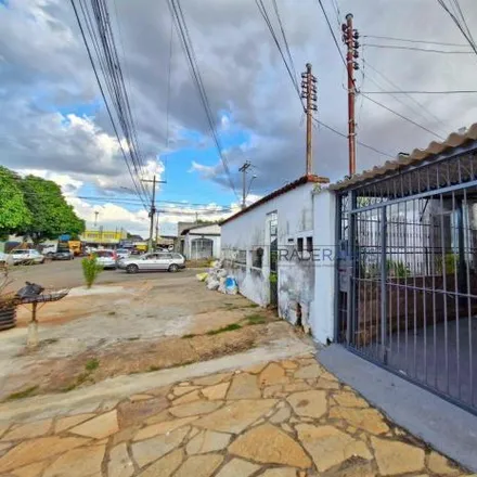 Rent this 2 bed house on Rua D18 in Cachoeira Dourada, Goiânia - GO