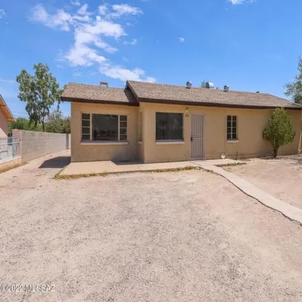 Buy this 3 bed house on 864 West Pennsylvania Drive in Tucson, AZ 85714