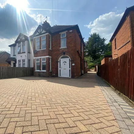 Image 1 - Micklefield Road, Tylers Green, HP13 7EZ, United Kingdom - Duplex for rent