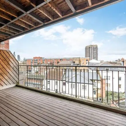 Image 3 - Tower House, 81 Fieldgate Street, St. George in the East, London, E1 1GU, United Kingdom - Apartment for rent