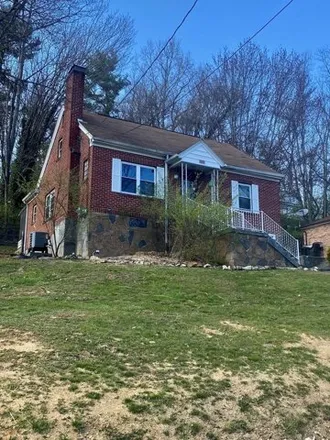 Buy this 3 bed house on 1217 East Drive in Bluefield, WV 24701