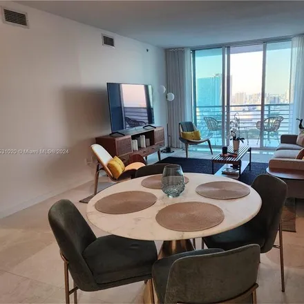 Image 6 - Met 1, 300 Biscayne Boulevard, Torch of Friendship, Miami, FL 33131, USA - Condo for rent