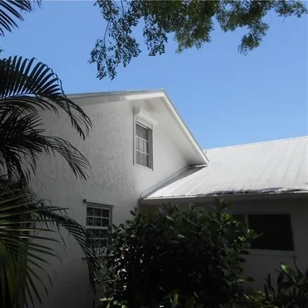 Rent this 3 bed house on unnamed road in Naples, FL 34103