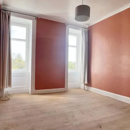 Rent this 2 bed apartment on Paisley Road West in Rosshall, Glasgow
