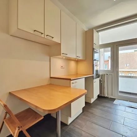 Rent this 4 bed apartment on Avenue Herbert Hoover - Herbert Hooverlaan 35 in 1200 Woluwe-Saint-Lambert - Sint-Lambrechts-Woluwe, Belgium