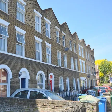 Rent this 6 bed townhouse on Lower Road in Canada Water, London
