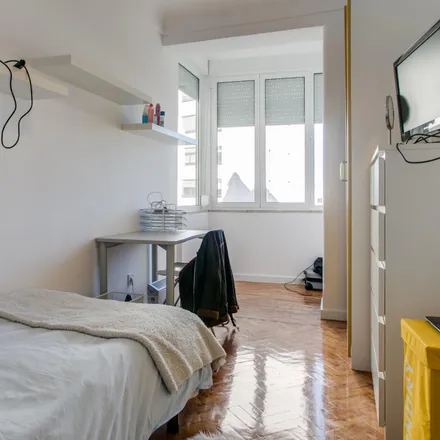 Rent this 6 bed room on Avenida de Roma in 1700-341 Lisbon, Portugal