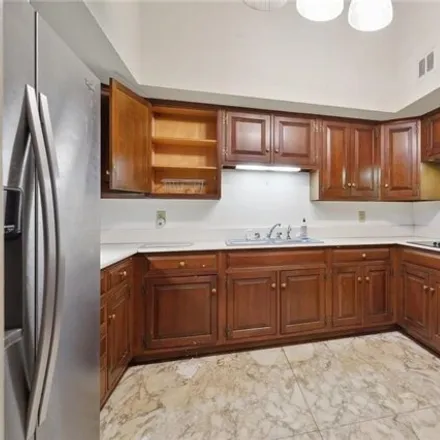 Image 6 - 519 Madison Avenue, New Orleans, LA 70116, USA - Condo for sale