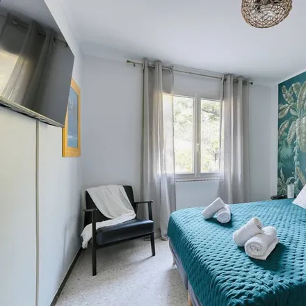 Rent this 2 bed apartment on Bandol in Avenue de la Gare, 83150 Bandol