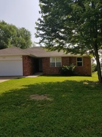 Buy this 3 bed house on 3334 S Palisades Dr in Springfield, Missouri