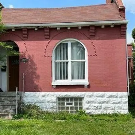 Buy this 2 bed house on 4799 Hammett Place in St. Louis, MO 63113