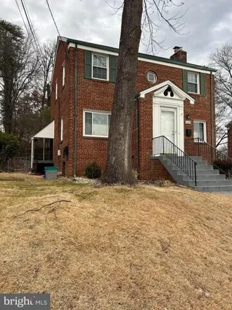 Rent this 3 bed house on 5620 Hawthorne Street in Hyattsville, MD 20785