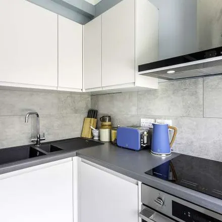 Image 5 - 46 Bassett Road, London, W10 6HQ, United Kingdom - Apartment for rent