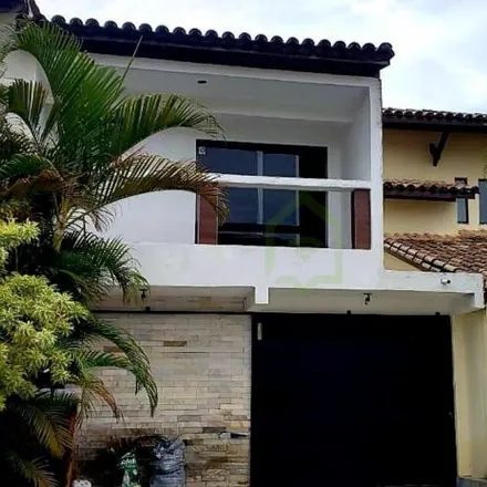 Buy this 5 bed house on Rua Alagoas in Centro, Lauro de Freitas - BA