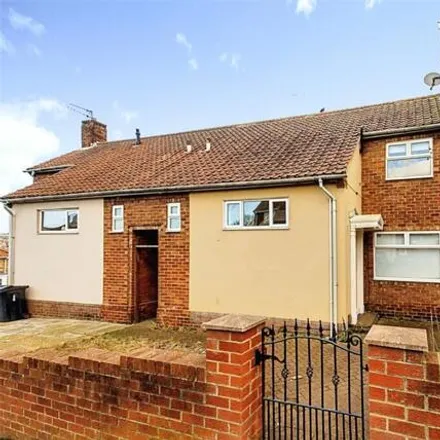 Rent this 2 bed townhouse on Mourne Gardens in Whickham, NE11 9LU
