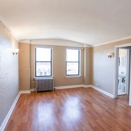 Image 4 - 1061 W Rosemont Ave, Unit 813 - Apartment for rent