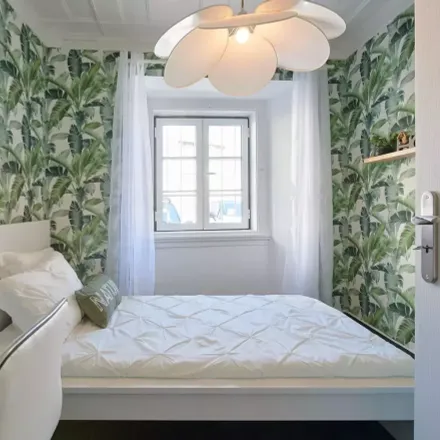 Rent this studio room on Largo de Domingos Tendeiro in 1400-077 Lisbon, Portugal