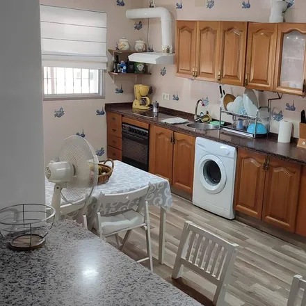 Image 4 - Jerez de la Frontera, Avenida de Medina Sidonia, 11401 Jerez, Spain - House for rent