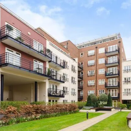 Rent this 2 bed apartment on Canbury Passage in London, KT2 5BS