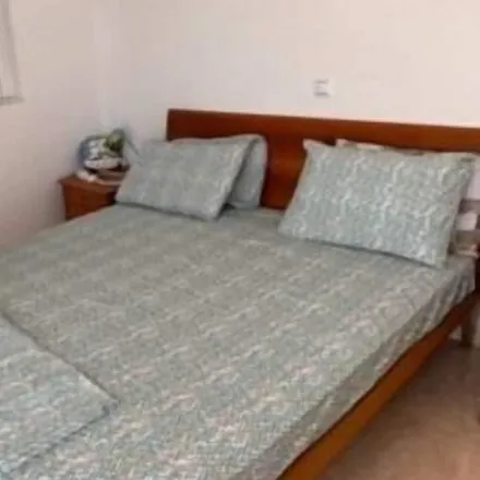 Rent this 2 bed house on Évrou