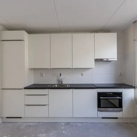 Rent this 3 bed apartment on Cauberg 20 in 2402 ZL Alphen aan den Rijn, Netherlands