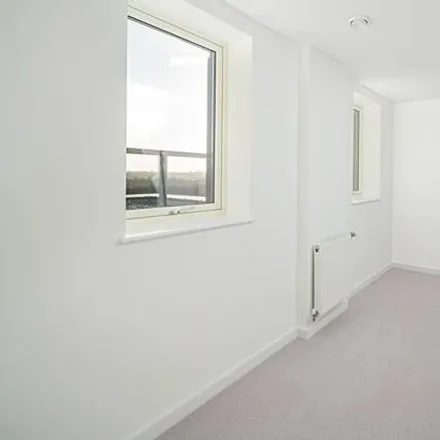 Image 9 - Wilkinson Close, London, NW2 6GR, United Kingdom - Apartment for sale