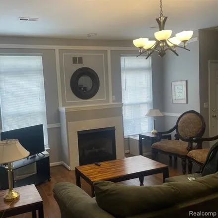 Image 3 - 10299 West Midway Court, Commerce Charter Township, MI 48390, USA - Townhouse for sale