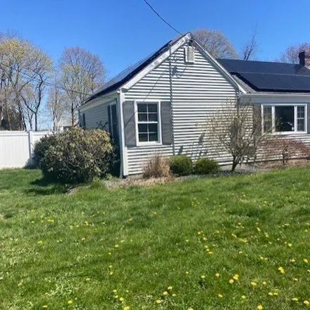 Buy this 2 bed house on 60 North Street in Somerset, MA 02726