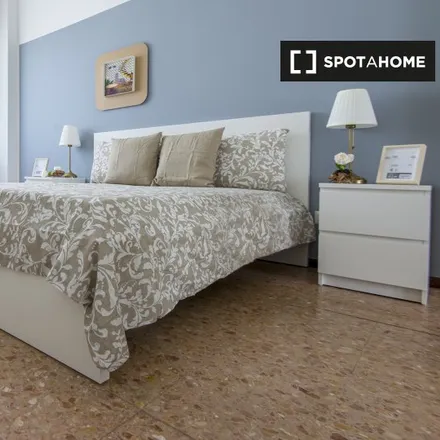 Rent this 4 bed room on Viale Fulvio Testi 216 in 20126 Milan MI, Italy