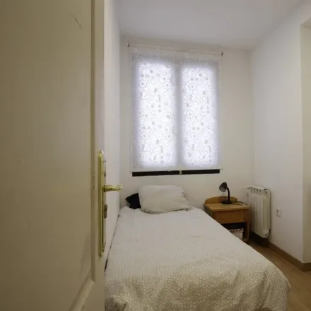 Rent this 8 bed room on Madrid in Burger King, Calle de Atocha